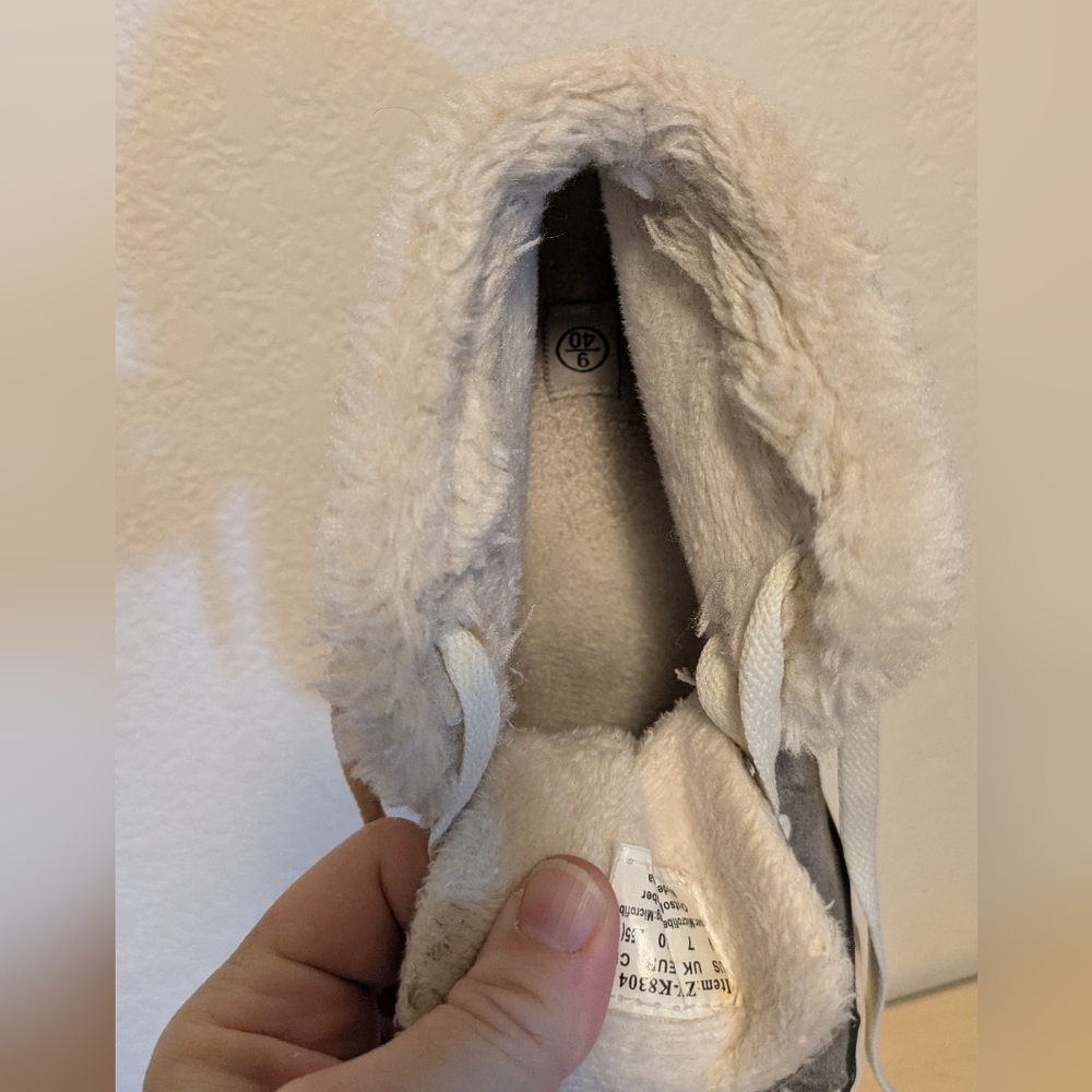 Women's Gray High-Top Sneakers with Faux Fur Lining - Picture 9 of 9